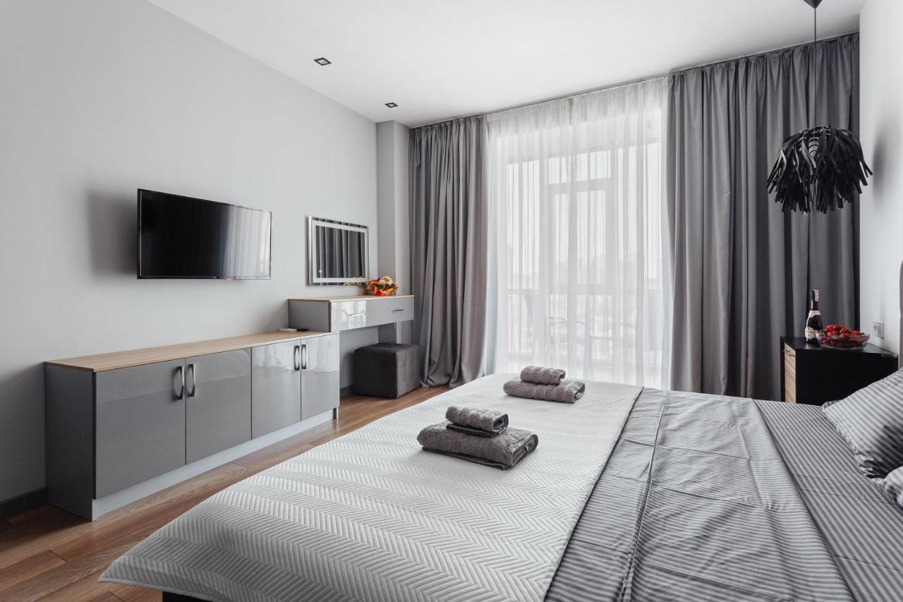 Grey Apartment Одесса Экстерьер фото